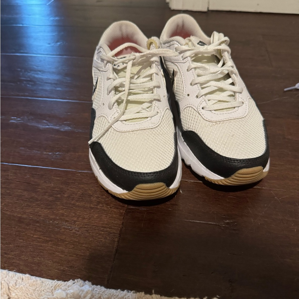 Nike sneakers in great condition